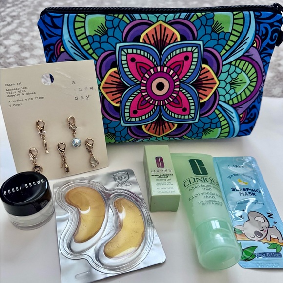 Clinique Handbags - Cosmetic Bag with Bobby Brown & Clinique Skincare Set (7pcs)